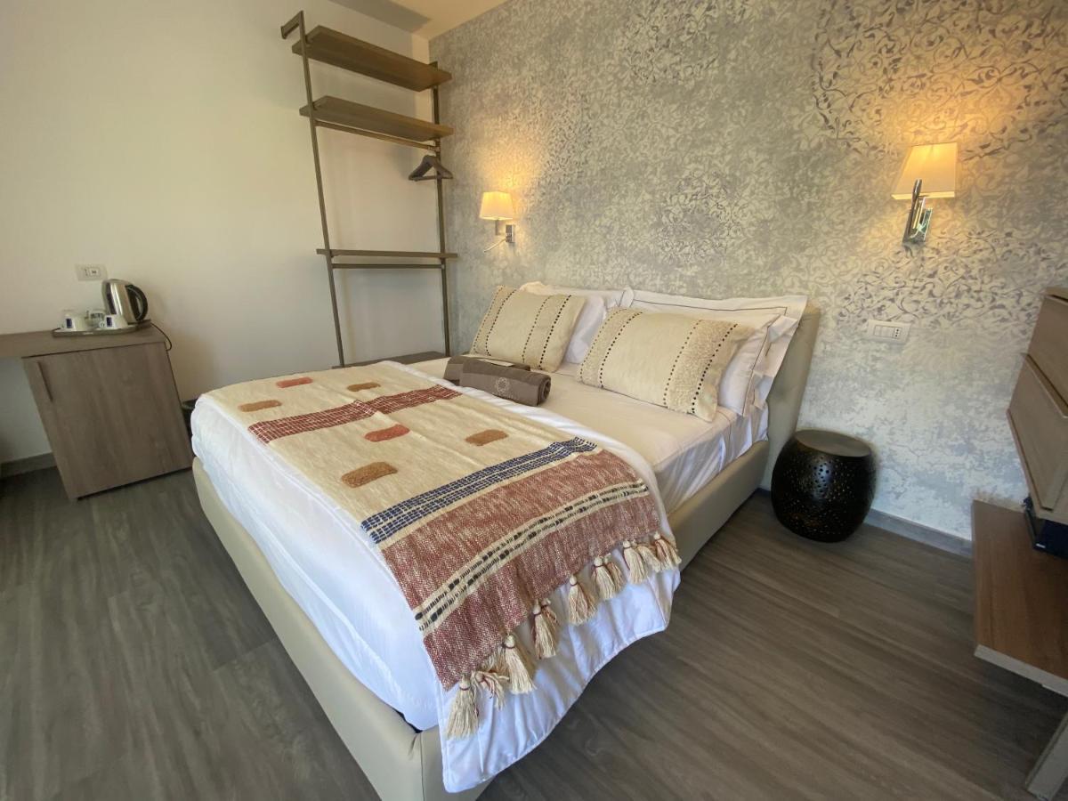 Suimi'S Hotel Villasimius Buitenkant foto