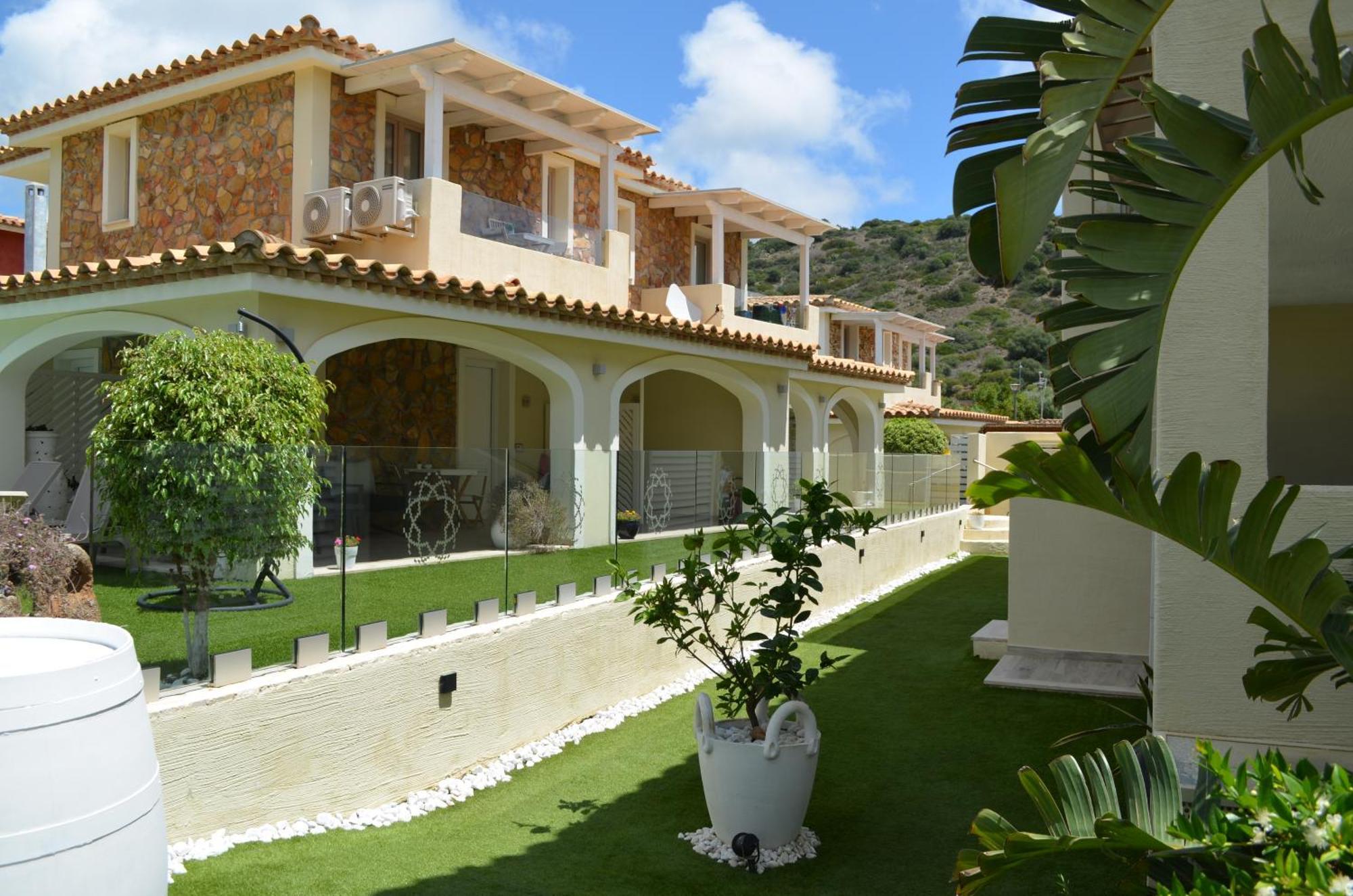Suimi'S Hotel Villasimius Buitenkant foto