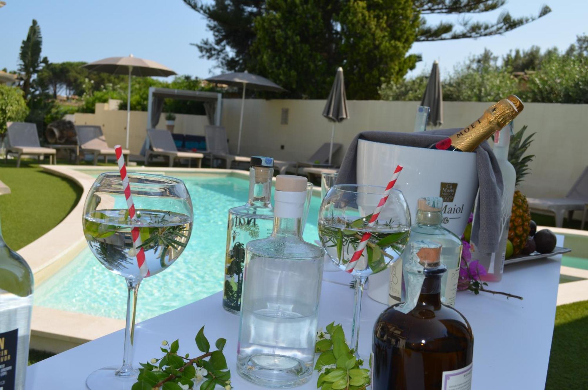 Suimi'S Hotel Villasimius Buitenkant foto