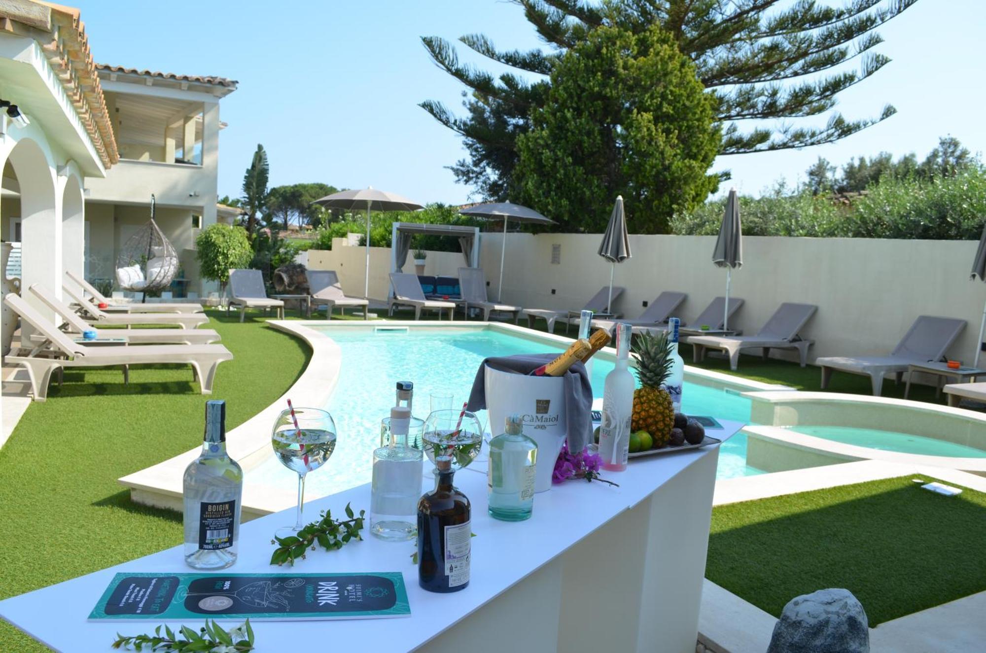 Suimi'S Hotel Villasimius Buitenkant foto