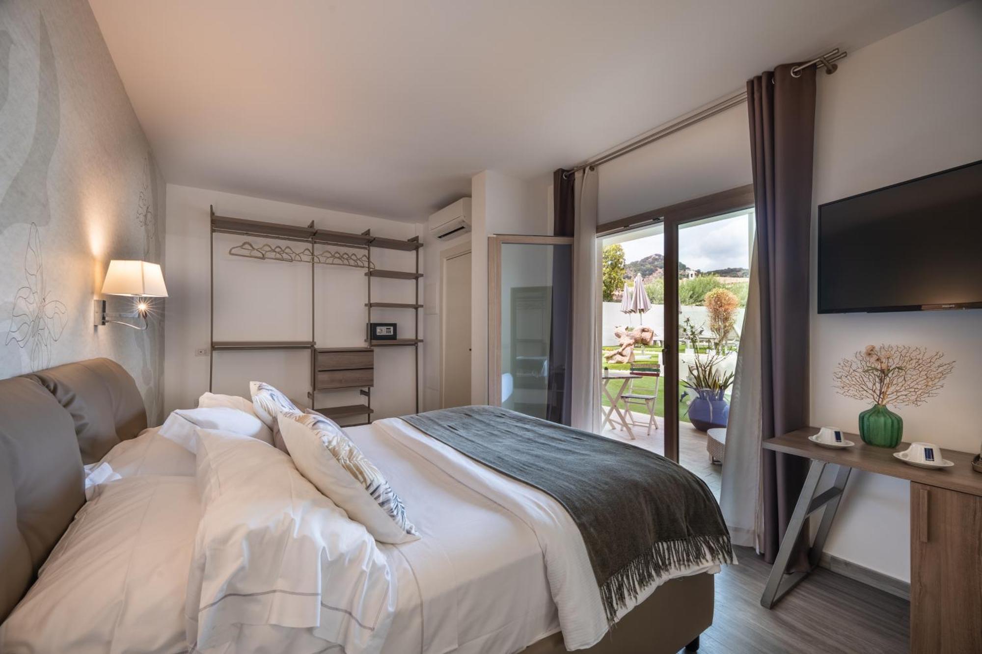 Suimi'S Hotel Villasimius Buitenkant foto
